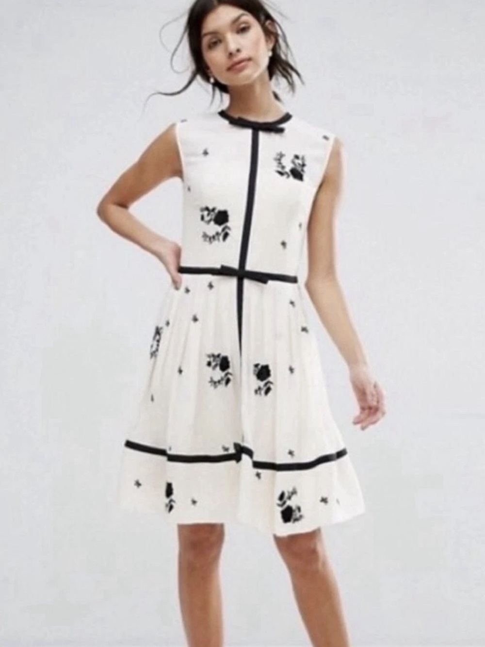 TED BAKER LONDON Iivy Cream Black Embroidered sleeveless Bow Dress Size Small